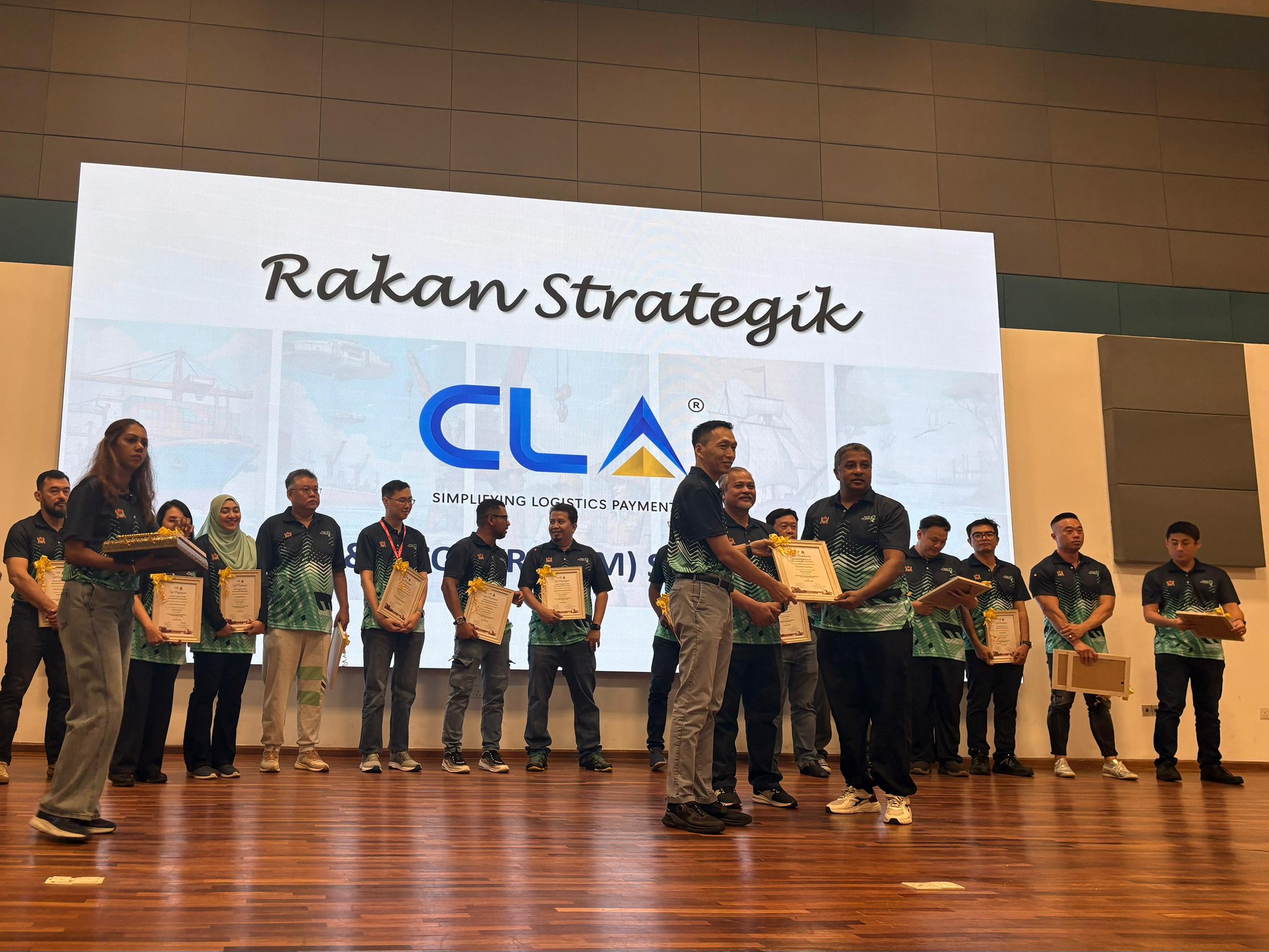 Program Gotong Royong dan Lukisan Mural bagi Memperindah Bandar Pelabuhan Klang